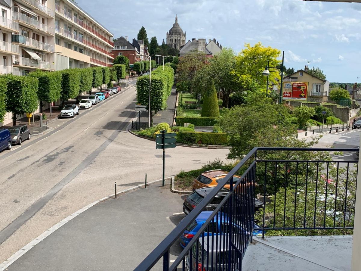 Au Coeur De Lisieux 83 M2 Et Vue Sur La Basilique Apartment Bagian luar foto